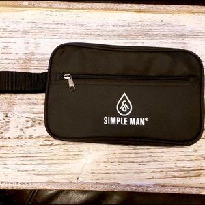 NWOT Men’s travel toiletries bag